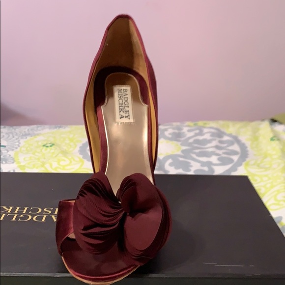 Shoes - Picture 2 of 8